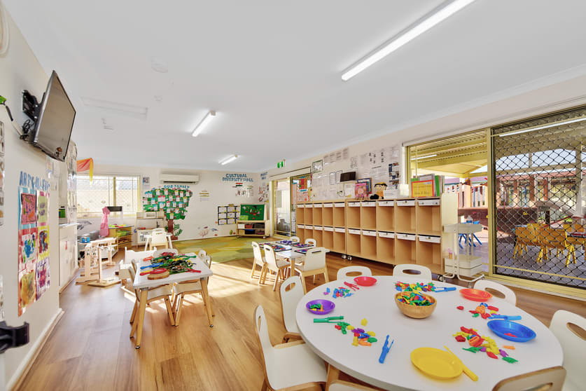 Click to view all images 156 Hyatts Road Plumpton NSW 2761 - Image 2