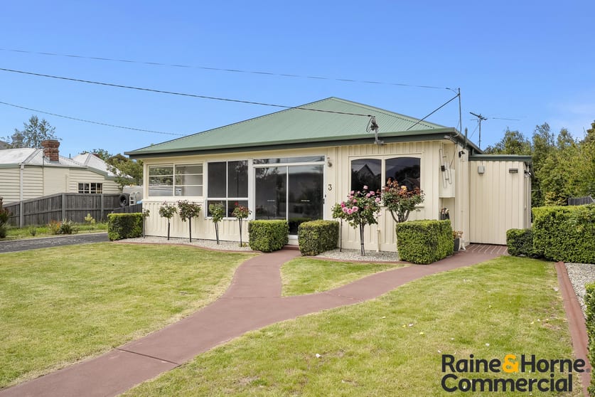 Click to view all images 3 Windsor Street Kingston Beach TAS 7050 - Image 3