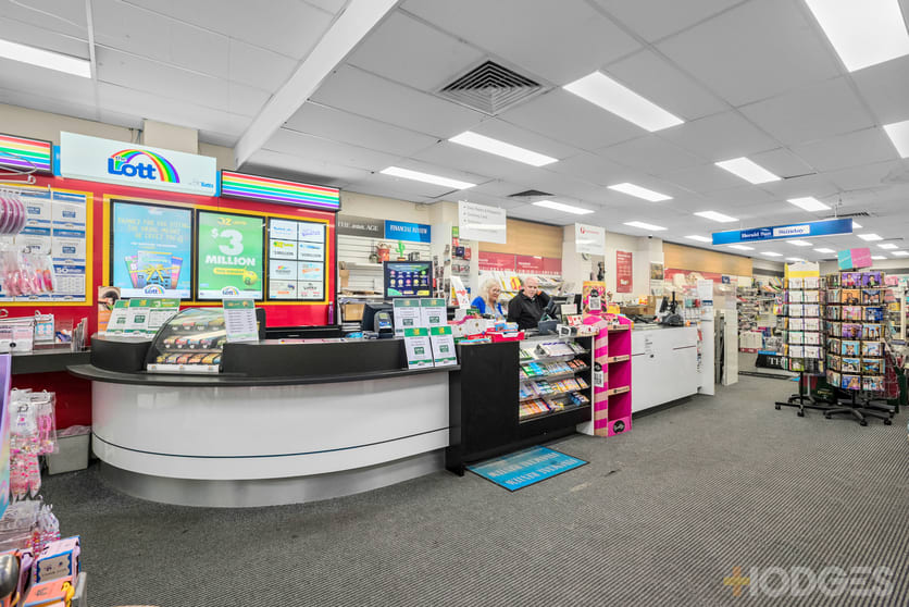Click to view all images 238 Como Parade West Parkdale VIC 3195 - Image 2