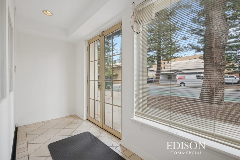 Click to view all images 37/1 Norfolk Street Fremantle WA 6160 - Image 3