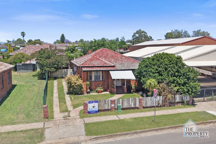 Click to view all images 230 Bridge Street Tamworth NSW 2340 - Image 1