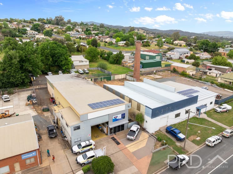 Click to view all images 52 Adelong Road Tumut NSW 2720 - Image 1