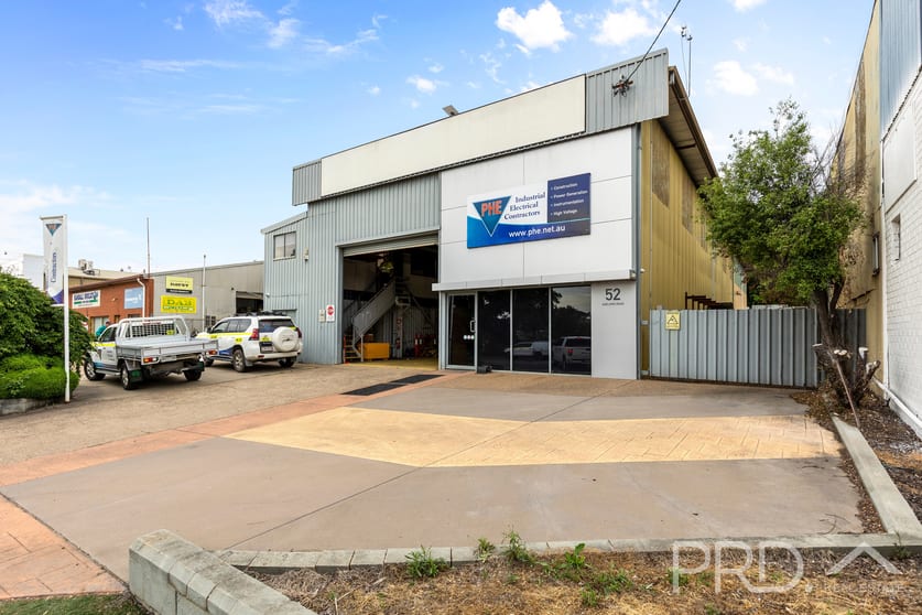 Click to view all images 52 Adelong Road Tumut NSW 2720 - Image 3