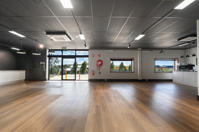 Click to view all images 14 Elwin Drive Orange NSW 2800 - Image 3