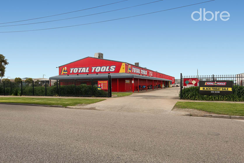 Click to view all images 4 Livestock Way Pakenham VIC 3810 - Image 1