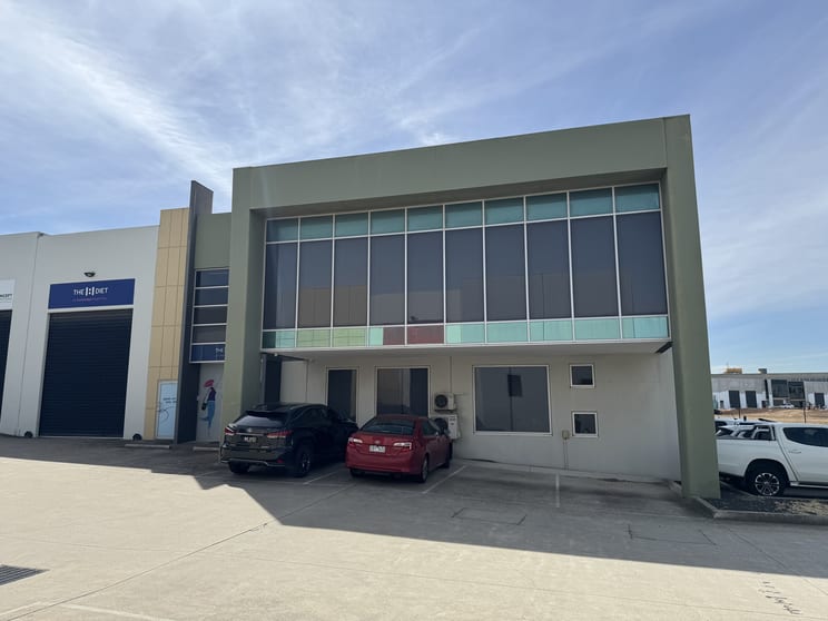 Click to view all images 3/8 Commercial Dr Tullamarine VIC 3043 - Image 1
