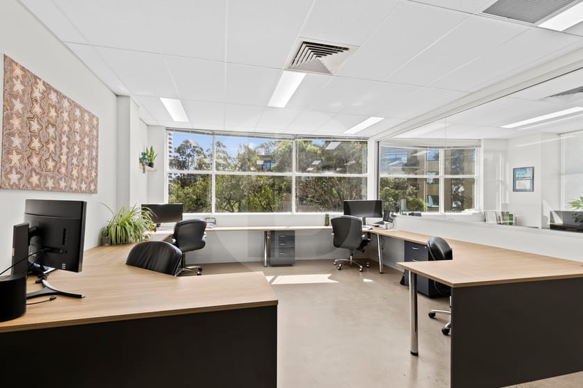 Click to view all images 2.09/25 SOLENT CIRCUIT Norwest NSW 2153 - Image 3