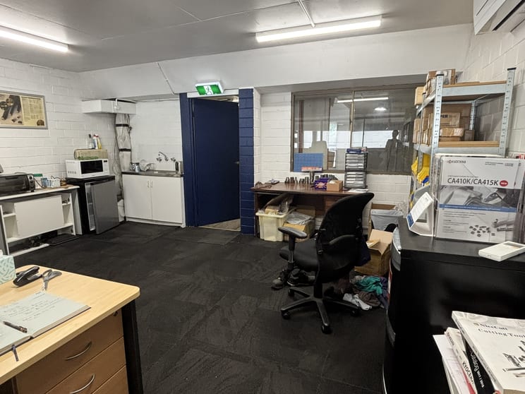Click to view all images 3/17-19 King Road Hornsby NSW 2077 - Image 3