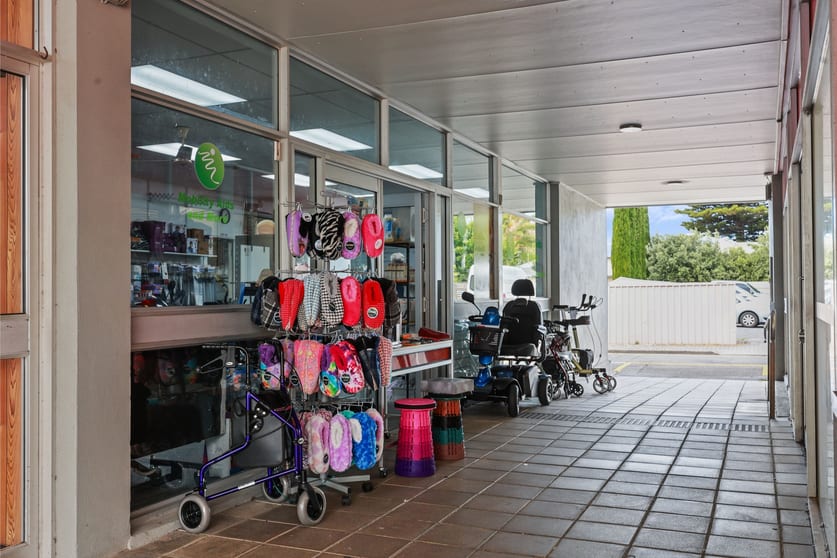Click to view all images 6/46 - 52 Ocean Street Victor Harbor SA 5211 - Image 2