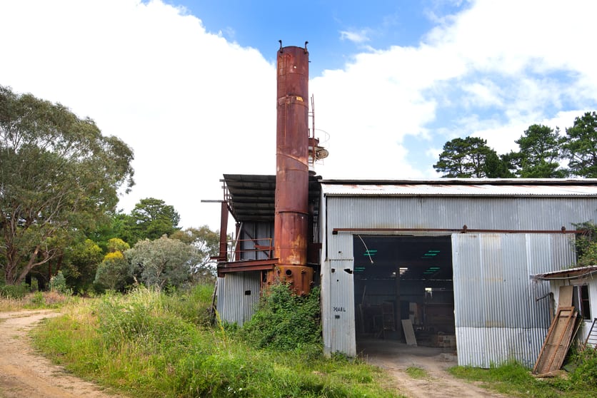 Click to view all images 1 Shadforth Street Castlemaine VIC 3450 - Image 2