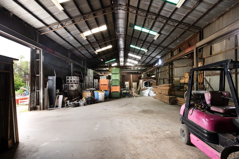Click to view all images 1 Shadforth Street Castlemaine VIC 3450 - Image 3