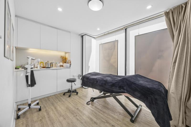 Click to view all images Shop 13/1 Wentworth Street Manly NSW 2095 - Image 2