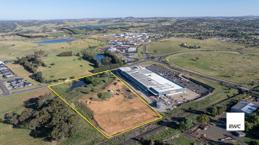 Click to view all images 247 Leeds Parade Orange NSW 2800 - Image 1
