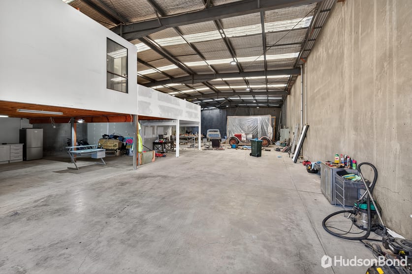 Click to view all images 30 McIntosh Street Airport West VIC 3042 - Image 3
