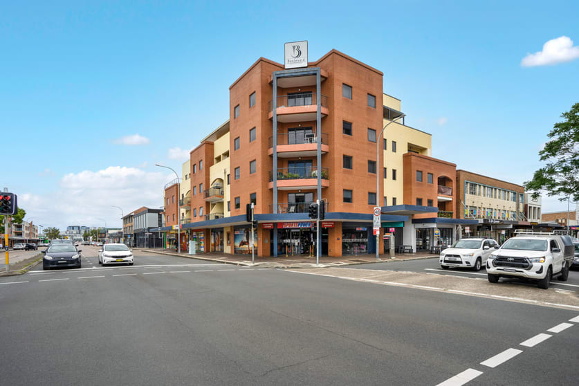 Click to view all images 2/87 Tudor Street Hamilton NSW 2303 - Image 2