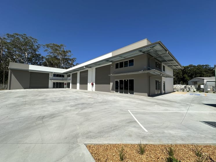 Click to view all images Unit 2/29 Hawke Drive Woolgoolga NSW 2456 - Image 1