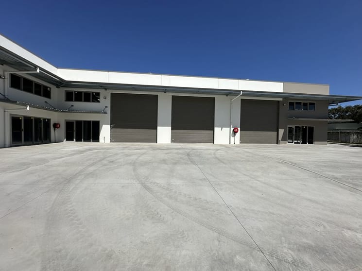 Click to view all images Unit 2/29 Hawke Drive Woolgoolga NSW 2456 - Image 2
