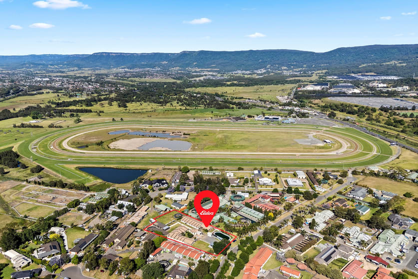 Click to view all images 1a Kingston Town Drive Kembla Grange NSW 2526 - Image 3