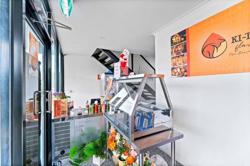 Click to view all images 25 Orange Street Williamstown North VIC 3016 - Image 3