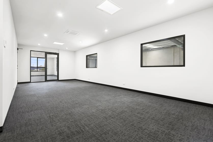 Click to view all images 1-3/4-14 Greta Street North Shore VIC 3214 - Image 3
