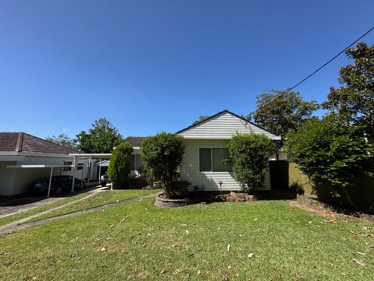 18 Dameeli Avenue Kirrawee NSW 2232 - Image 1