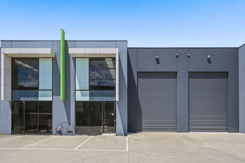 Click to view all images 18/10 Klauer Street Seaford VIC 3198 - Image 2