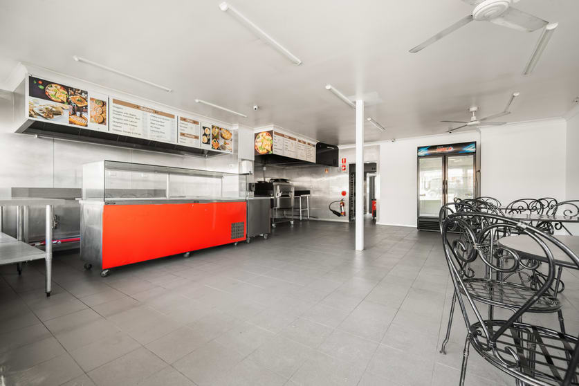 Click to view all images 254 Stewart Street Bathurst NSW 2795 - Image 3