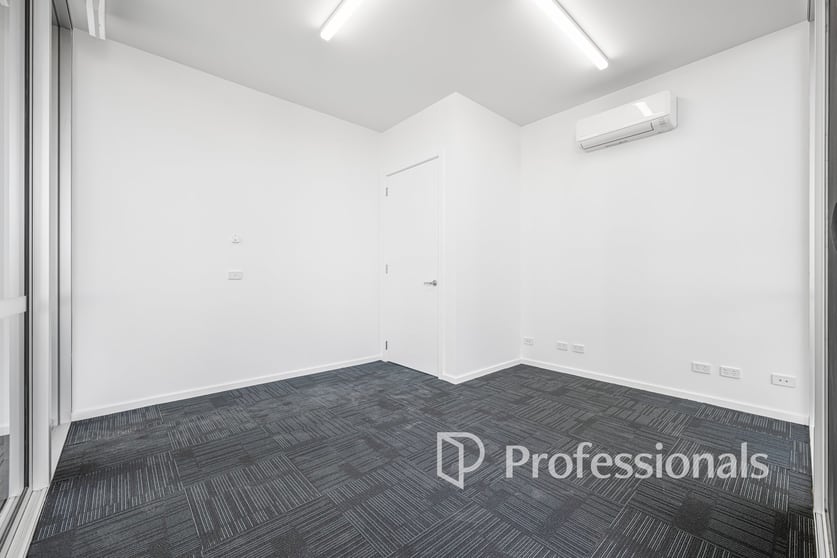 Click to view all images Warehouse 2 (Lot 8)/67-71 Eighth Street Mildura VIC 3500 - Image 3