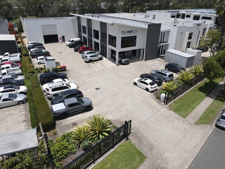 Click to view all images 24 Newheath Drive Arundel QLD 4214 - Image 2