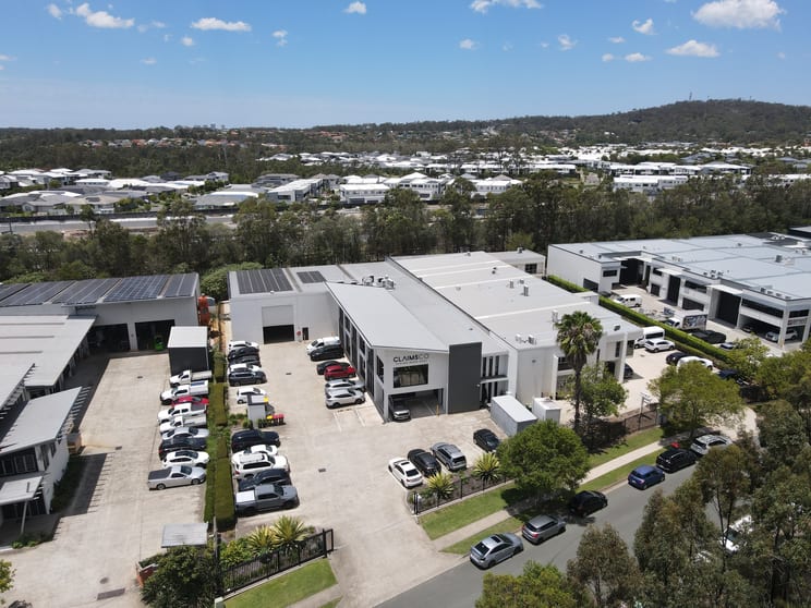 Click to view all images 24 Newheath Drive Arundel QLD 4214 - Image 3