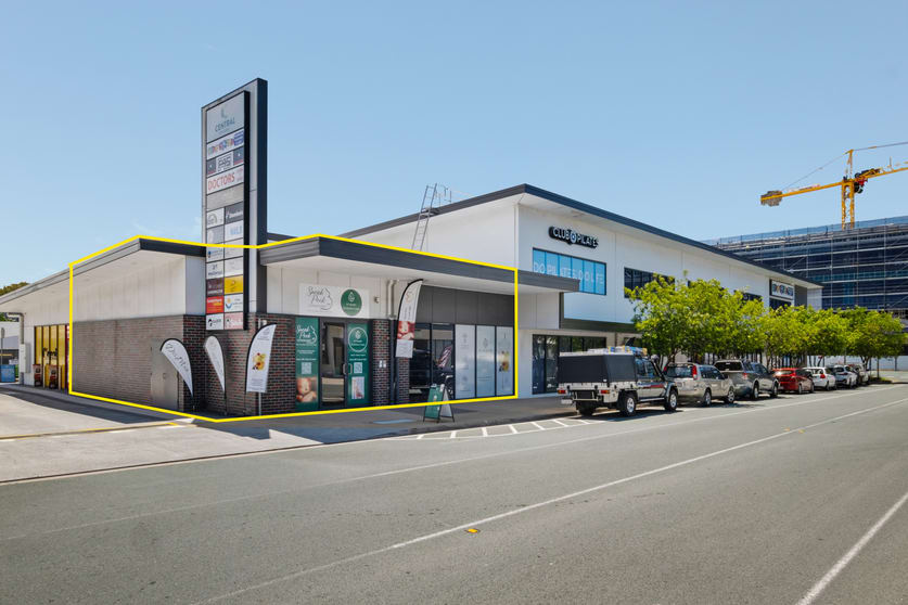 Click to view all images 3/8 Fairfax Street Sippy Downs QLD 4556 - Image 1