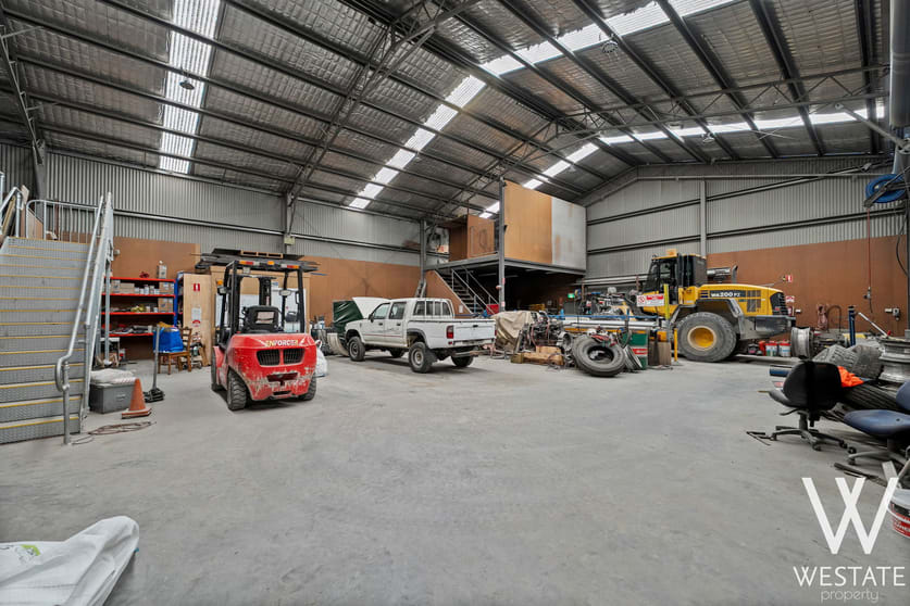 Click to view all images 11-13 Wembley Place Kelso NSW 2795 - Image 3