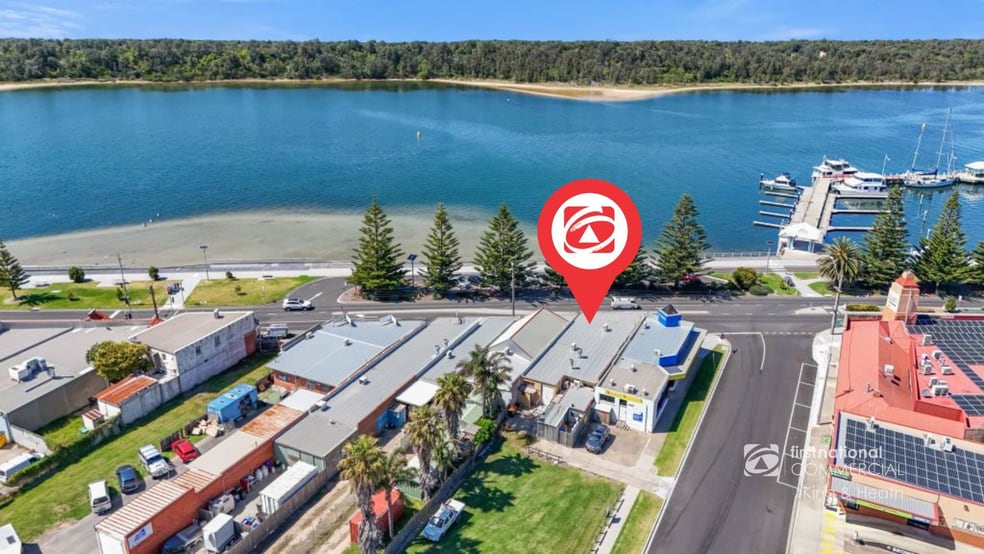 Click to view all images 339 Esplanade Lakes Entrance VIC 3909 - Image 2