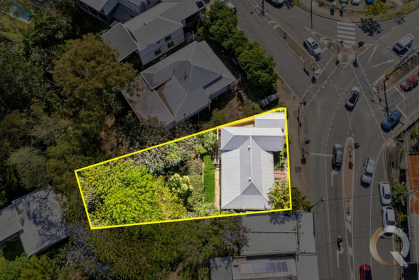Click to view all images 86 MacGregor Terrace Bardon QLD 4065 - Image 3