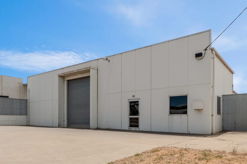 Click to view all images 24 Coghlans Road Warrnambool VIC 3280 - Image 2