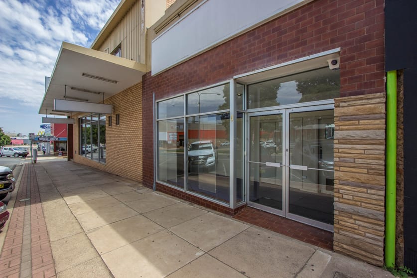 Click to view all images 19-23 Pine Avenue Leeton NSW 2705 - Image 2