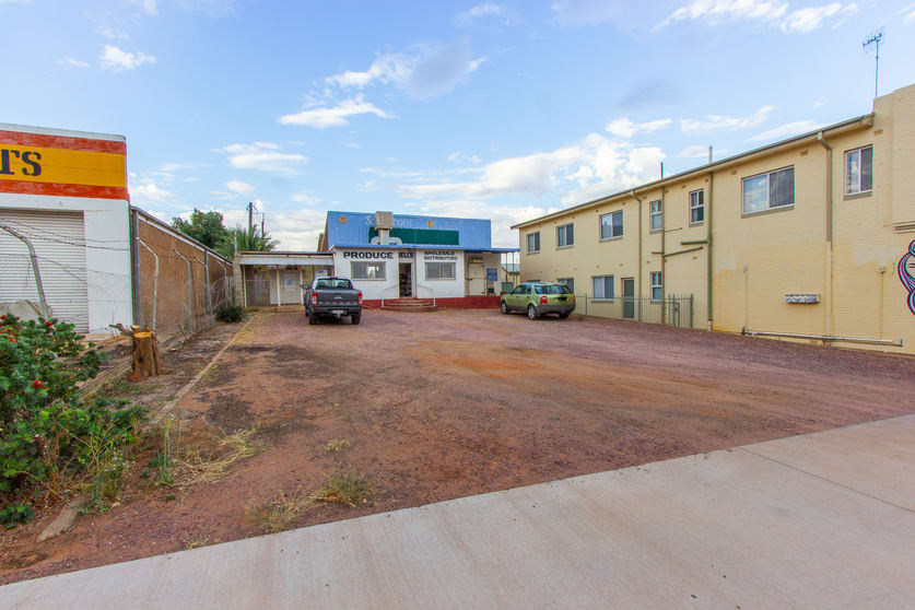 Click to view all images 43 Kurrajong Avenue Leeton NSW 2705 - Image 1