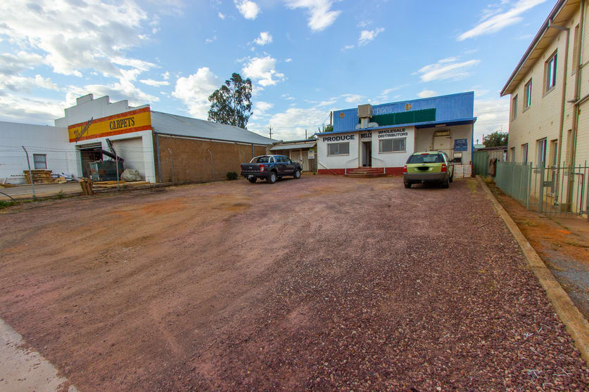 Click to view all images 43 Kurrajong Avenue Leeton NSW 2705 - Image 2