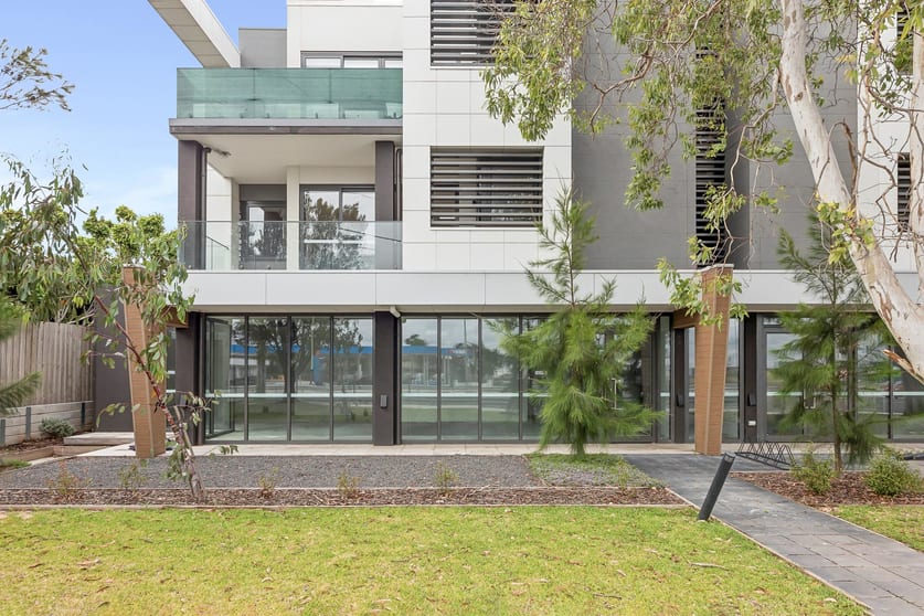 Click to view all images Shops 4-6, 4 Hall Road Carrum Downs VIC 3201 - Image 2