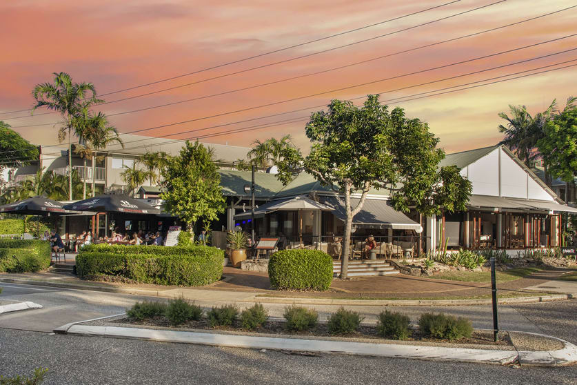 Click to view all images 3/271 Gympie Terrace Noosaville QLD 4566 - Image 2