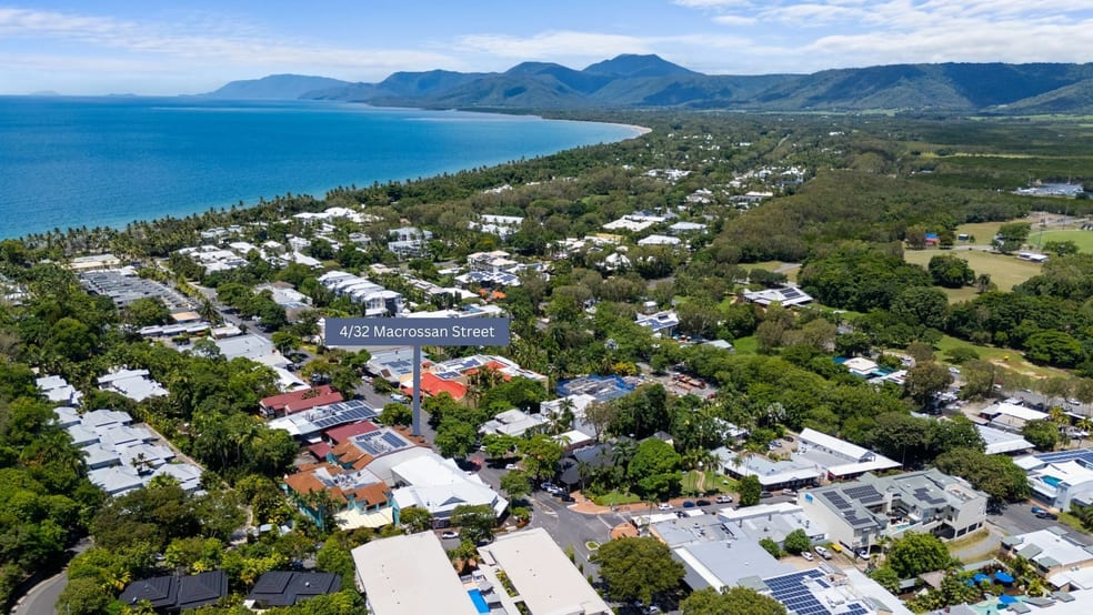 Click to view all images SHOP 4/32 Macrossan St Port Douglas QLD 4877 - Image 3
