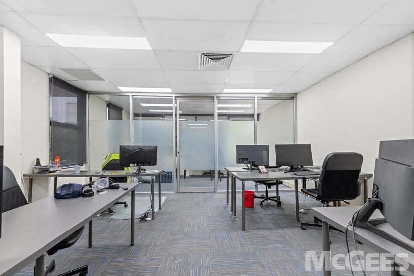 Click to view all images 2/36 Curzon Street Tennyson QLD 4105 - Image 3
