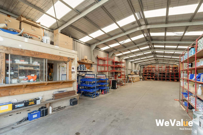 Click to view all images 38 & 40 Lisa Place Coolaroo VIC 3048 - Image 3