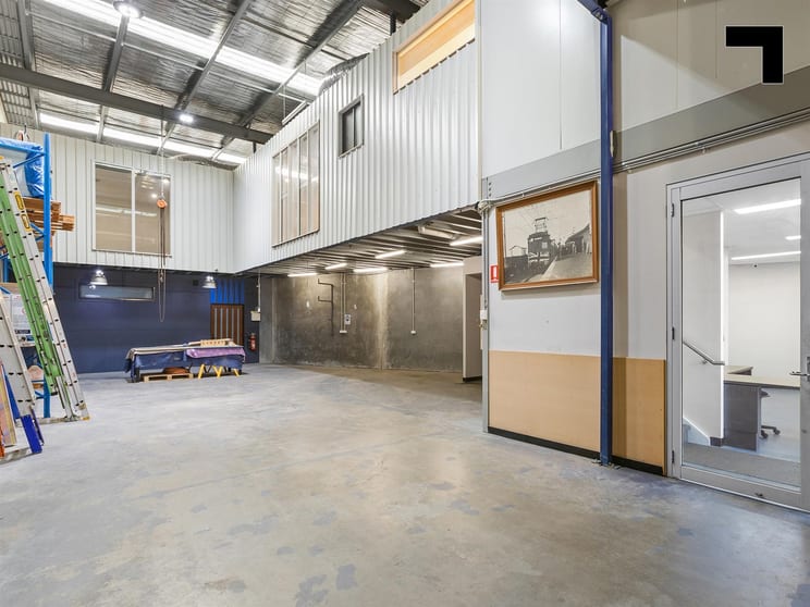 Click to view all images 32/125-127 Highbury Road Burwood VIC 3125 - Image 2