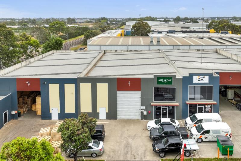 Click to view all images 7 Astro Court Hallam VIC 3803 - Image 1