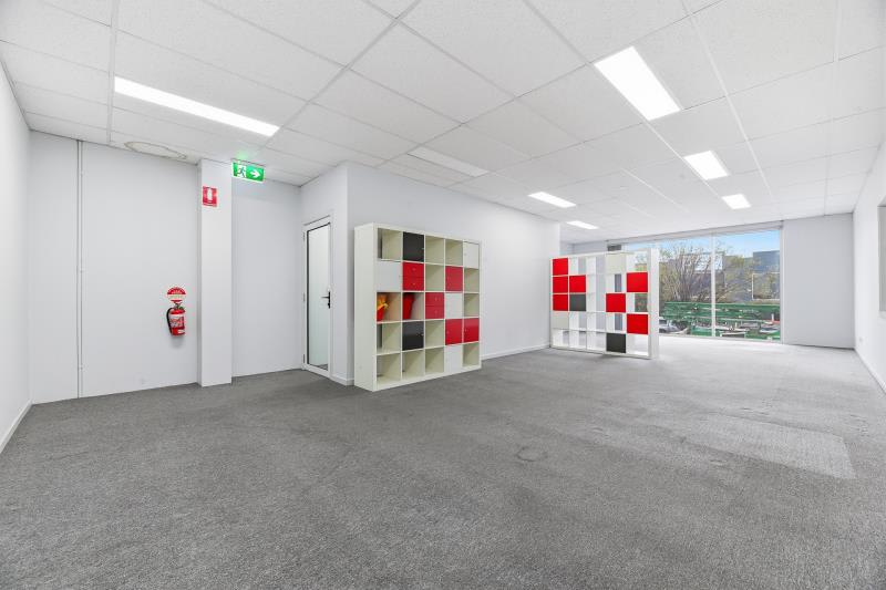 Click to view all images 7 Astro Court Hallam VIC 3803 - Image 3