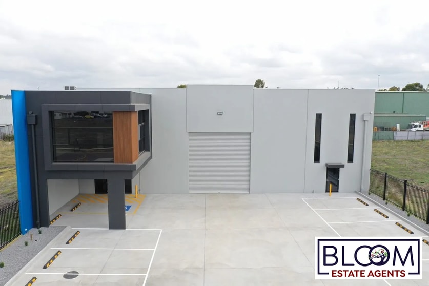 Click to view all images 10 Boxwood Court Epping VIC 3076 - Image 2