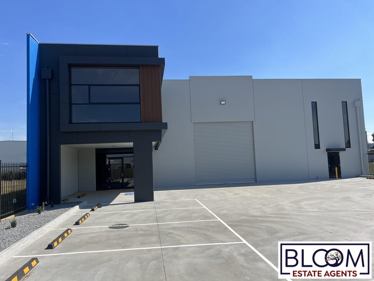Click to view all images 10 Boxwood Court Epping VIC 3076 - Image 3