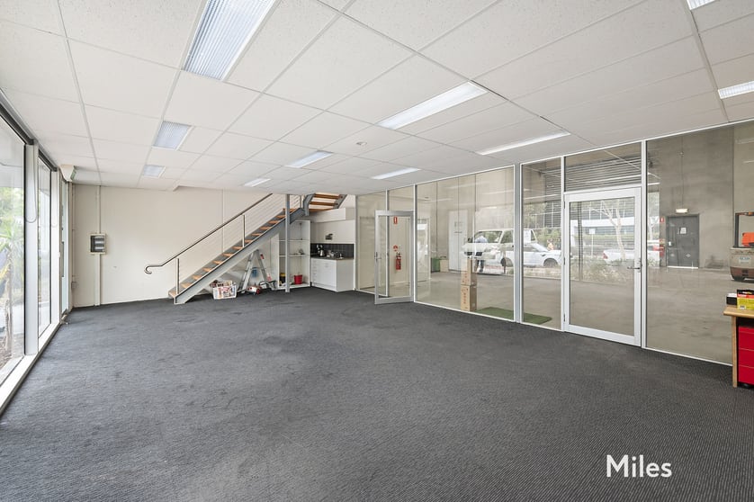 Click to view all images 9 Scholar Drive Bundoora VIC 3083 - Image 2