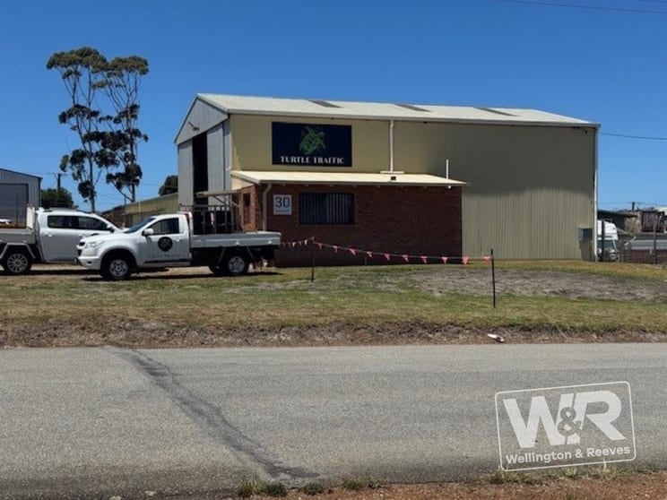 Click to view all images 30 Charles Street Milpara WA 6330 - Image 2